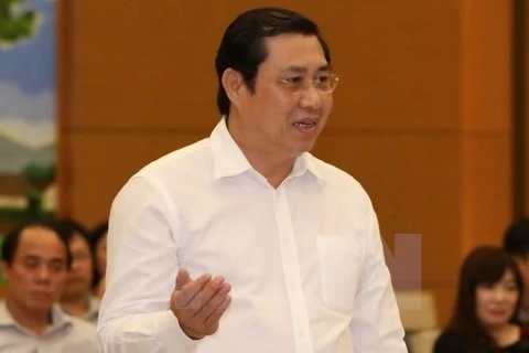  政府总理对岘港市人民委员会主席给予警告处分