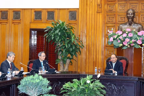  阮春福总理会见日本经济团体联合会代表团