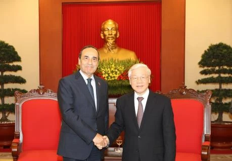 越共中央总书记阮富仲会见摩洛哥众议院议长哈比博·马勒克。（图片来源：越通社）