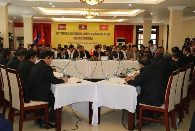 柬老越发展三角区协调委员会第11次会议在平福省举行。（图片来源：越通社）