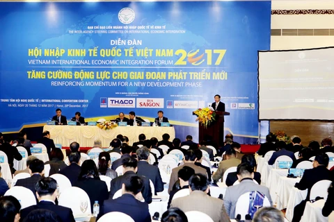 阮春福：越南政府努力兑现国际承诺 大力推进经济改革