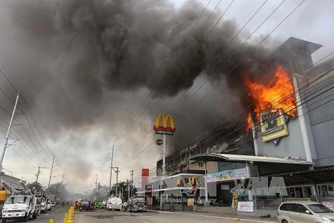 菲律宾达沃一商场发生火灾造成37人死亡