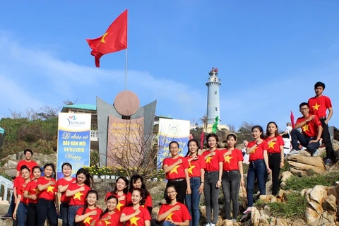 2018新年升旗仪式在越南陆地最东端举行