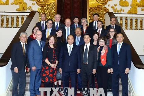 政府总理阮春福会见美国律师协会代表团