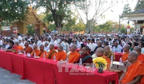 茶荣省为高棉南宗佛教僧侣进行民族和宗教政策与法律知识培训