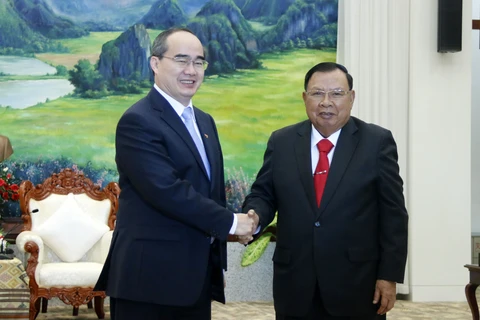 进一步加强胡志明市与老挝各地方的合作关系