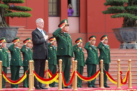 越南国防部长吴春历与美国国防部长马蒂斯举行会谈