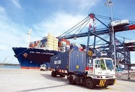  越南国轮包揽国内沿海集装箱运输市场