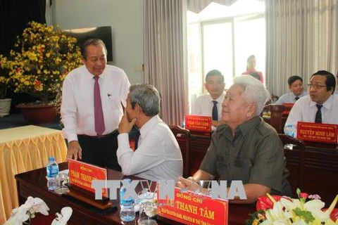 越南政府常务副总理张和平探访隆安省