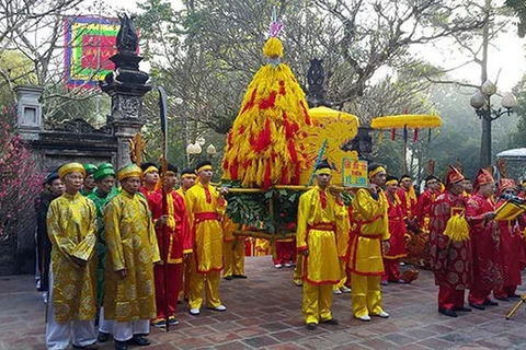 越南各地陆续举行春季庙会和迎春活动