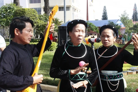 2018年嘉莱省各民族春季文化节吸引100多名艺人及广大人民群众参加