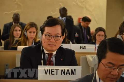 越南主持关于信息技术在推动经济、文化与社会权利作用的座谈会