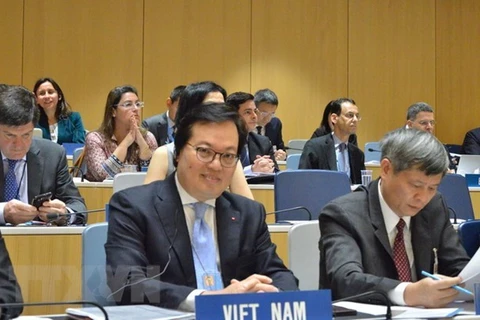 越南在瑞士举行有关传播媒体和信息技术领域的座谈会 