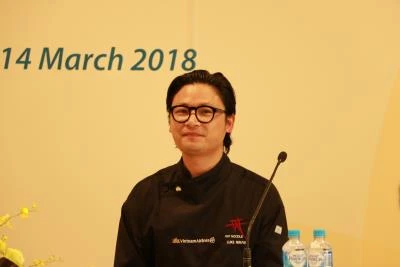 越裔澳大利亚厨师成为越航全球美食大使 