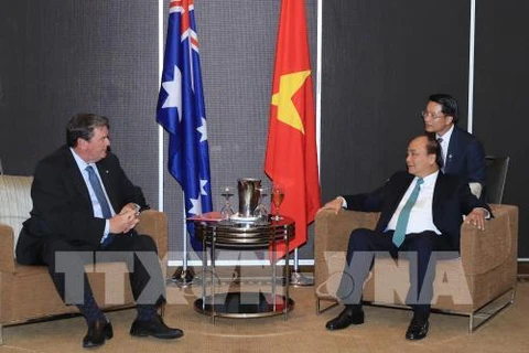 阮春福总理会见正对越南进行投资的澳大利亚企业领导代表