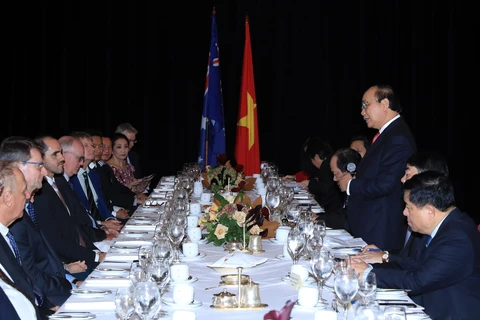 阮春福与澳大利亚企业代表会面