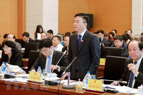 国会常委会第22次会议：司法部部长黎成龙接受质询