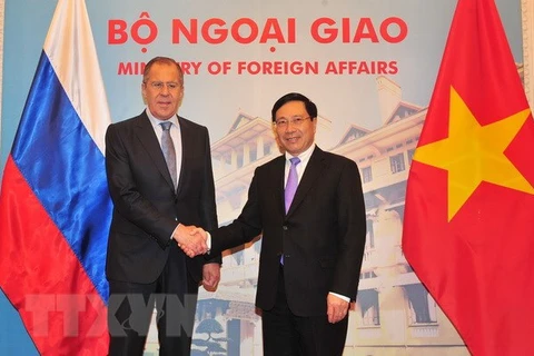 越俄两国外长举行会谈