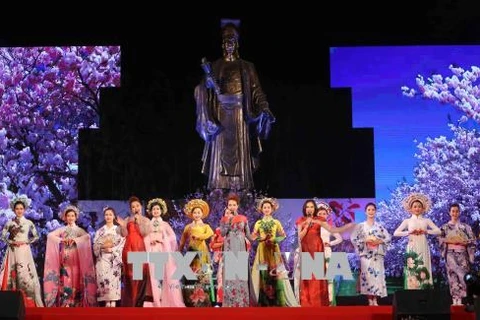 越南国会主席阮氏金银出席2018年日本文化交流节