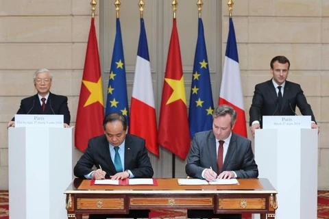 越南与法国发表联合声明 强调加强各领域的合作