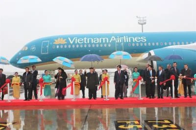 越共中央总书记阮富仲出席越航A350飞机接收仪式。（图片来源：越通社）