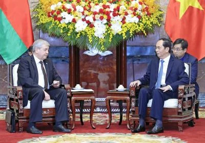越南国家主席陈大光会见白俄罗斯副总理弗拉基米尔·谢马什科。（图片来源：越通社）