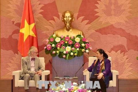 越南国会常务副主席丛氏放会见各国议会联盟前秘书长安德斯
