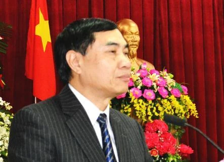 越共中央政治局对提交十二届七中全会审议的提案提出意见