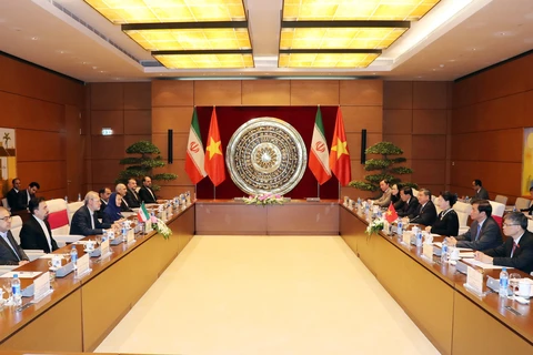 越南国会主席与伊朗伊斯兰议会议长举行会谈