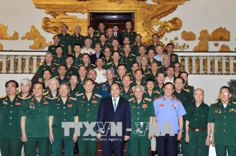 越南政府总理阮春福会见第三军B3西原战线退伍军人代表