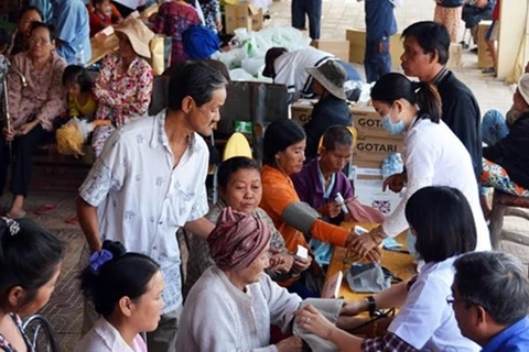 越柬加快旅居柬埔寨越南人行政和法律手续办理进度