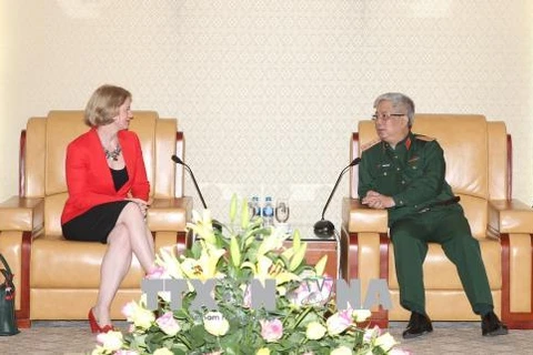 越南国防部副部阮志咏会见新西兰驻越南大使温迪马修斯