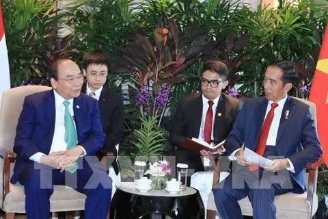 阮春福同印尼和缅甸两国总统举行双边会晤