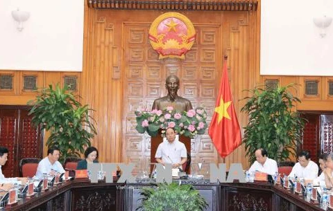 越南政府总理阮春福就适应自然灾害的农村发展项目同西北地区六省领导代表进行讨论