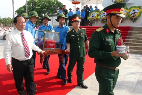 广平省举行在老牺牲越南志愿军烈士遗骸追悼会和安葬仪式 