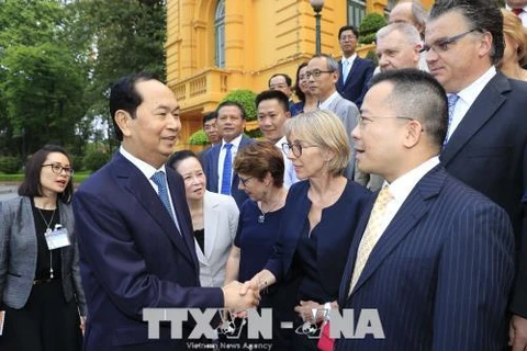 越南国家主席陈大光会见出席“以科学促发展”研讨会的国内外科学家