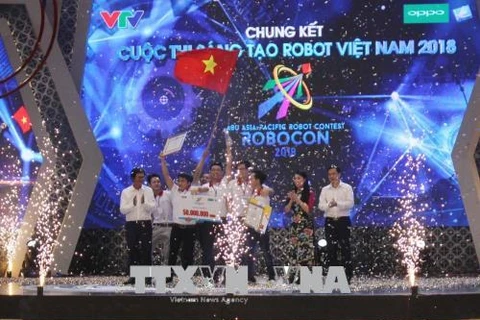 2018年越南机器人大赛总决赛：雒红大学LH-ATM队获冠军