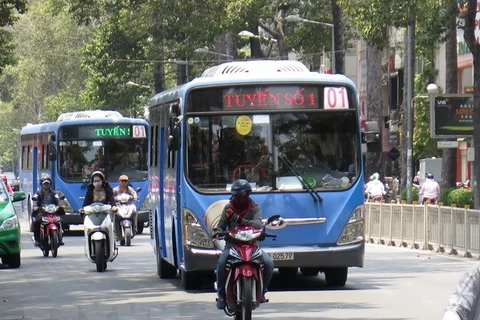 自7月1日起河内市将试点运行使用压缩天然气的公交车