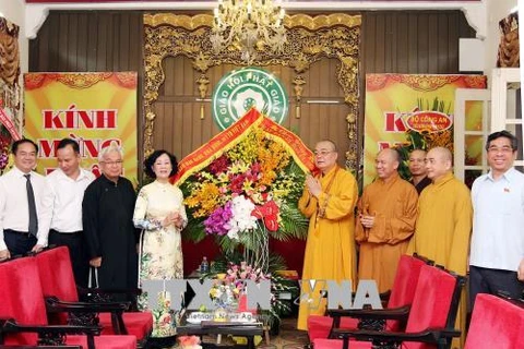 越共中央民运部部长向越南佛教教会中央治事委员会致以佛诞节问候
