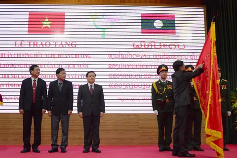 奠边省荣获老挝国家主席授予的友谊勋章