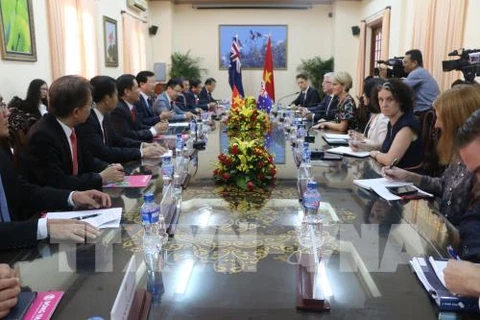 政府副总理礼节性会见澳大利亚外长朱莉·毕晓普