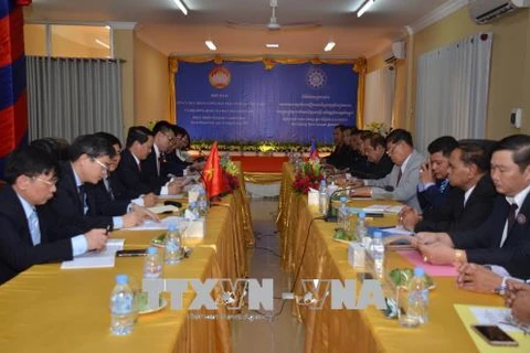 越南祖国阵线加强与柬埔寨祖国团结发展阵线的合作