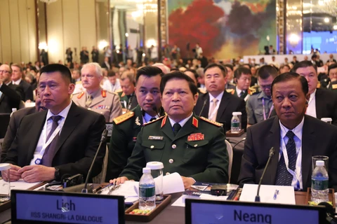 2018年香格里拉对话：越南防长吴春历同与会防长举行双边会晤