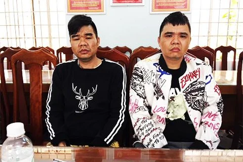 越南向中国警方移交两名外逃犯罪嫌疑人