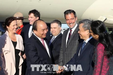 阮春福总理抵达机场 开始访加并出席G7峰会扩大会议之旅