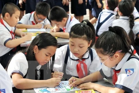 越南促进对初中等教育课程教材的改革