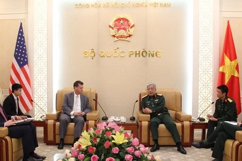 越南国防部副部长阮志咏上将会见美国防长助理兰德尔·施里弗