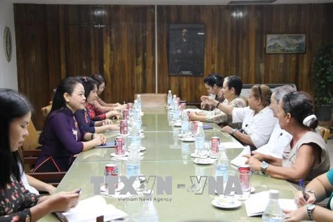 越南妇联主席对古巴进行访问 促进两国妇女组织友好关系