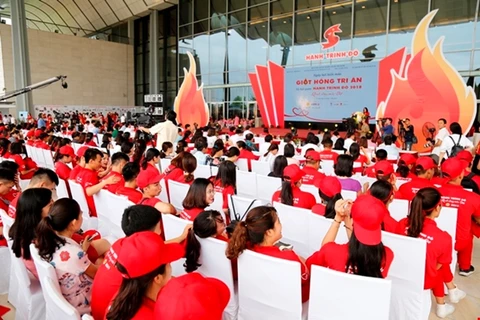 2018年“知恩的热血”献血日暨红色行程出征仪式在河内举行