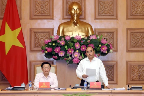 阮春福总理在会议上发表讲话。（图片来源：越通社）
